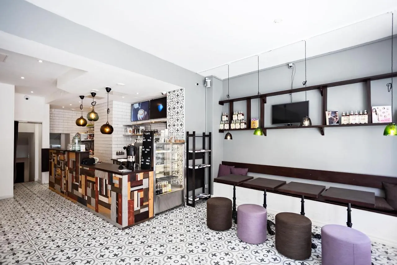 Eight Rooms Stockholm 3*,